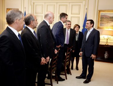 Σε εξέλιξη βρίσκεται η σύσκεψη Α.Τσίπρα-Κ.Μπακογιάννη στο πλαίσιο του 2ου περιφερειακού αναπτυξιακού συνεδρίου